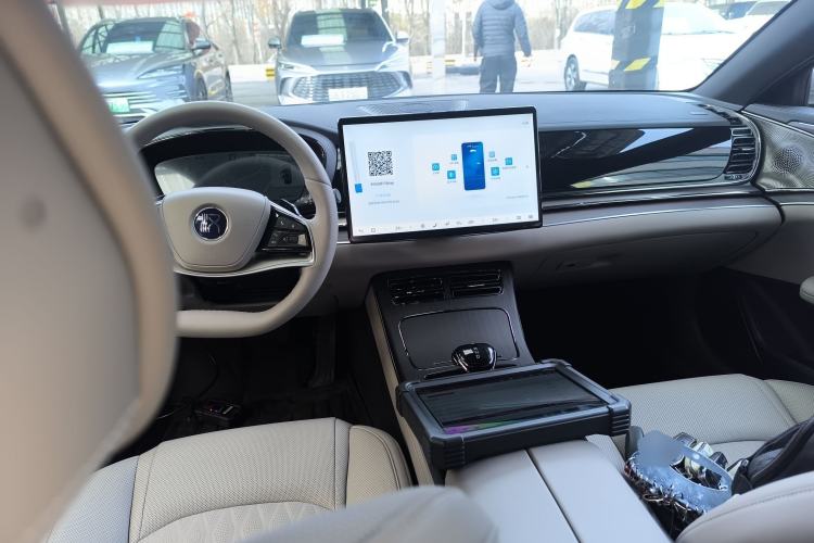 Used BYD Han 2025 EV with 701 km of Laser Radar-Enabled Intelligent Driving
