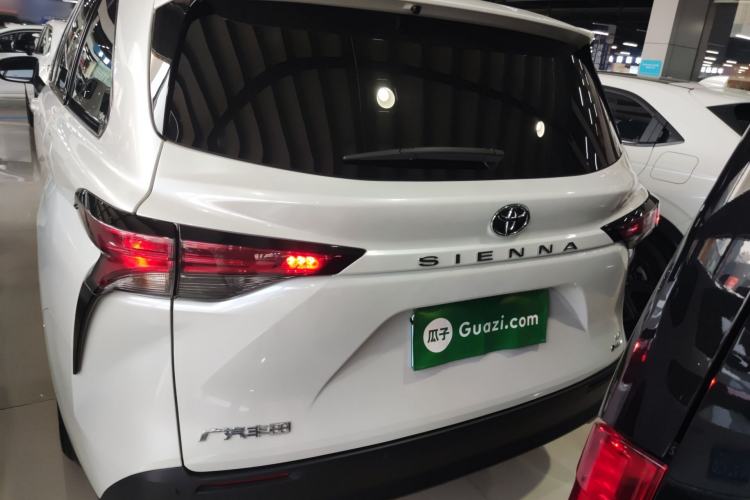 Used Toyota SIENNA 2024 2.5L Hybrid Comfort Edition Rear