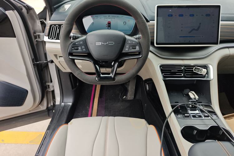 Used BYD Song PLUS New Energy 2023 Champion Edition EV 520KM Prestige Model
