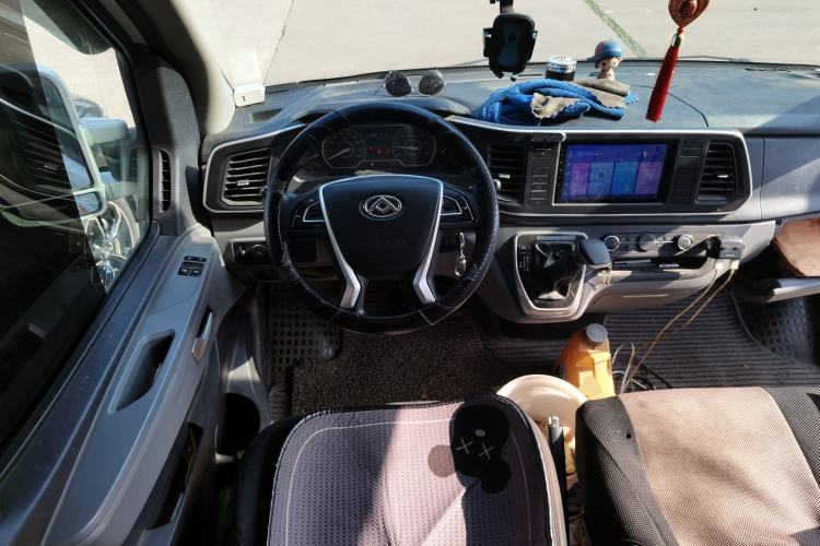 Used SAIC MAXUS Xintu V80 2020 2.0T AMT PLUS City Edition Short Wheelbase Ultra-Low Roof 5/6-Seater
