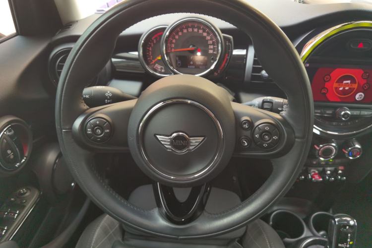 Used MINI 2018 1.5T COOPER Classic Edition Five-Door Version
