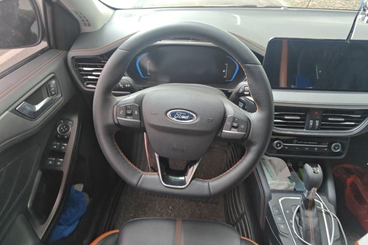 Used Ford Focus 2022 Sedan EcoBoost 180 Automatic Performance Edition Steering Wheel