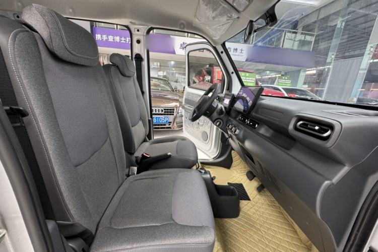 Used Wuling Zhiguang New Energy 2025 Comfort Model Right Front Seat