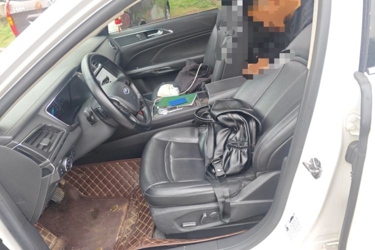 Used Ford Taurus 2017 EcoBoost 245 Fashion Edition Left Front Seat