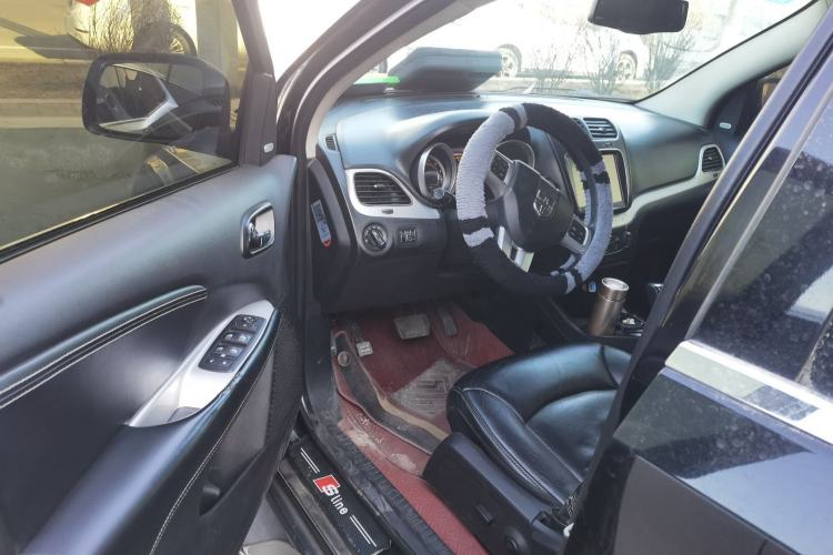 Used Dodge Journey 2013 2.4L Two-Wheel Drive Luxury Version