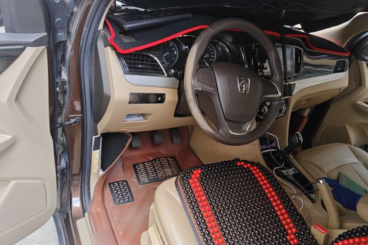 Used Baojun 730 2016 1.5T Manual Comfort Version 7 Seats