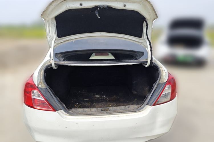 Used Nissan Sunny 2011 1.5XL Manual Deluxe Edition Trunk