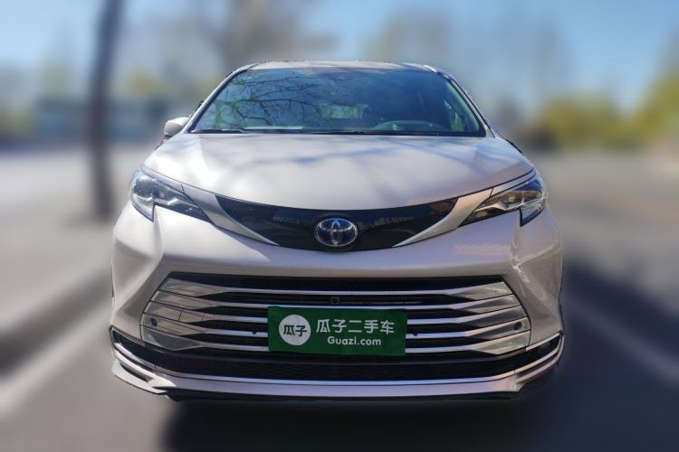 Used Toyota SIENNA 2021 2.5L Hybrid Platinum Edition Front