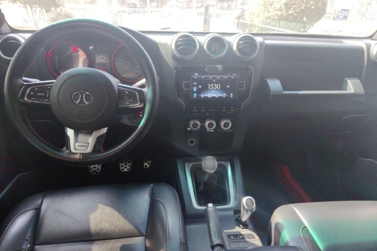 Used BAIC Off-Road BJ40 2016 40L 2.0T Manual All-Wheel Drive Prestige Edition
