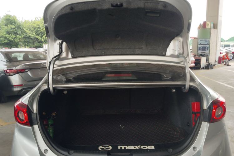 Used Mazda 3 Axela 2017 Sedan 1.5L Automatic Luxury Model China VI Standard