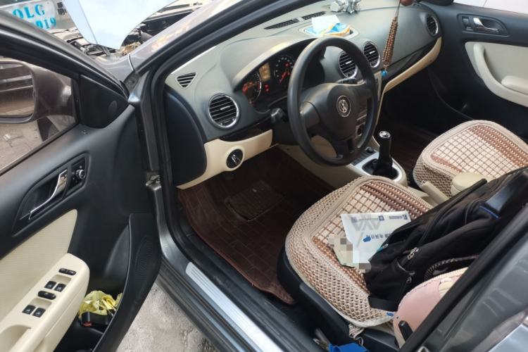 Used Volkswagen Lavida 2011 1.6L Manual - Premium Edition Driver Seat