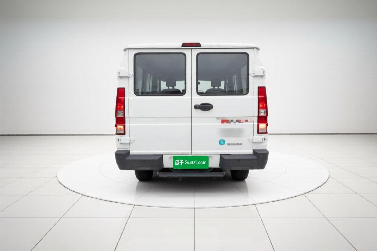 Used Iveco Daily 2023 2.5T A35M1 Short Wheelbase Low-Roof Single-Tire Side-Sliding Door 5-9 Seater Rear