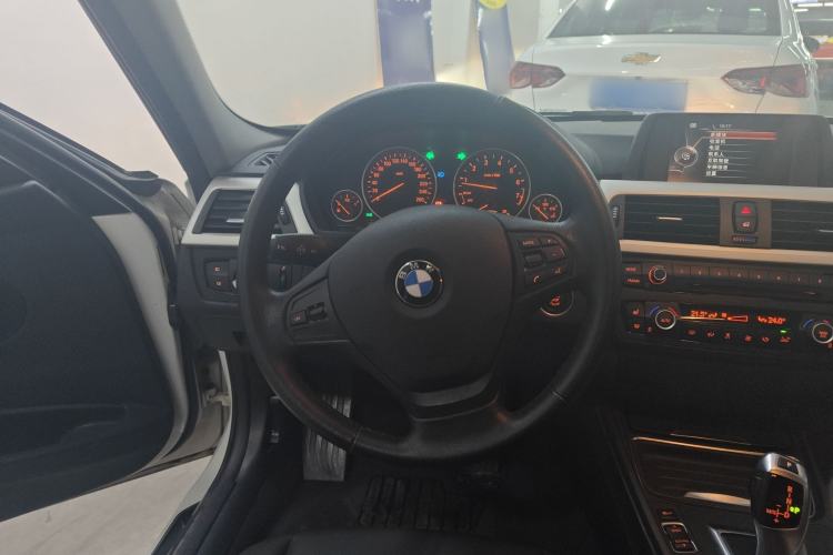 Used BMW 3 Series 2015 320i Luxury Line Stylish Edition