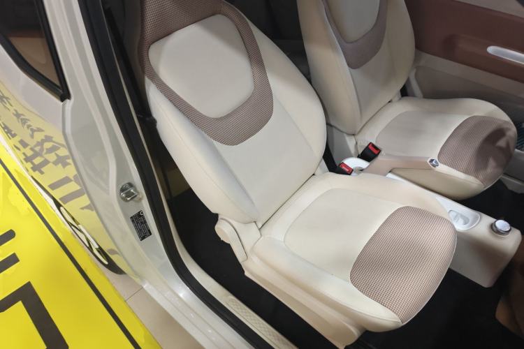 Used Wuling Hongguang MINIEV 2024 3rd Generation 215km Advanced Version Right Front Seat