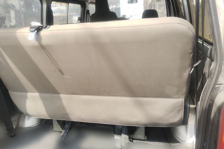Used Wuling Zhiguang 2015 1.2L Practical LS-I Model Trunk