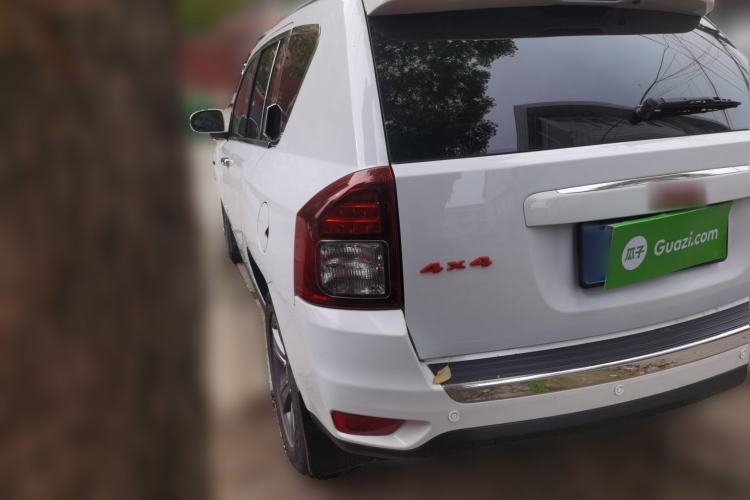 Used Jeep Compass 2014 2.4L four-wheel drive sport version Rear Left 45 Deg