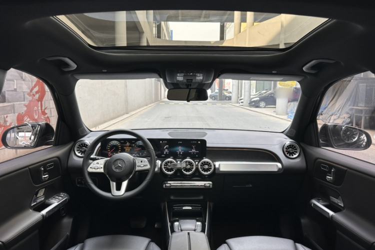 Used Mercedes-Benz GLB 2021 GLB 200 4MATIC Interior 1