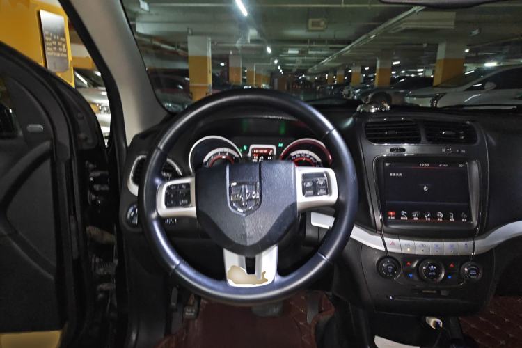 Used Dodge Journey 2013 2.4L Two-Wheel Drive Luxury Version