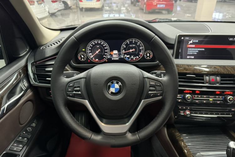 Used BMW X5 2018 xDrive28i Interior 10