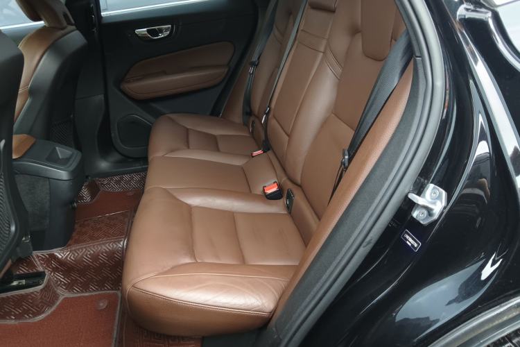 Used Volvo XC60 2019 T5 4x4 Smart Edition China VI Standard Left Rear Seat