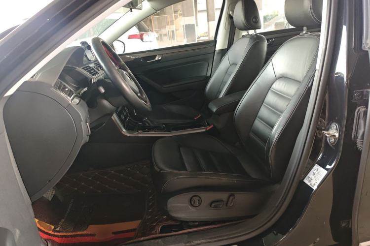 Used Volkswagen Passat 2017 330TSI DSG Luxury Edition Left Front Seat