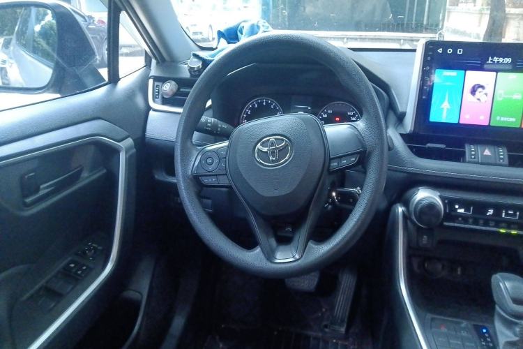 Used Toyota Wildlander 2022 Updated Version 2.0L CVT Two-Wheel Drive Leading Edition
