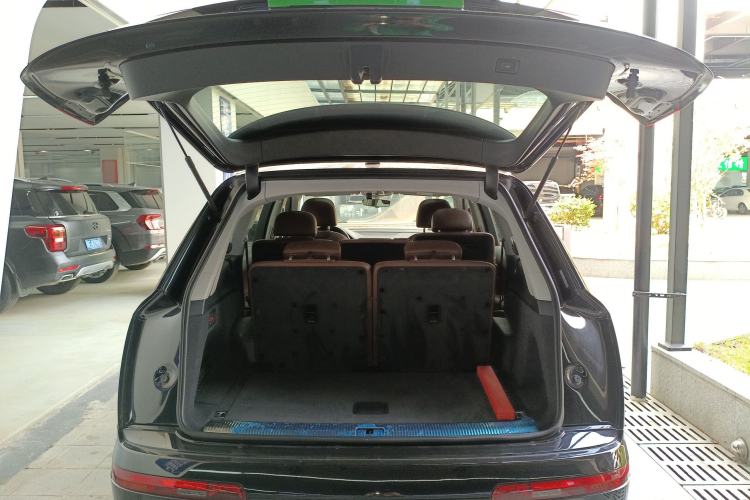 Used Audi Q7 2016 45 TFSI Technology Edition Trunk