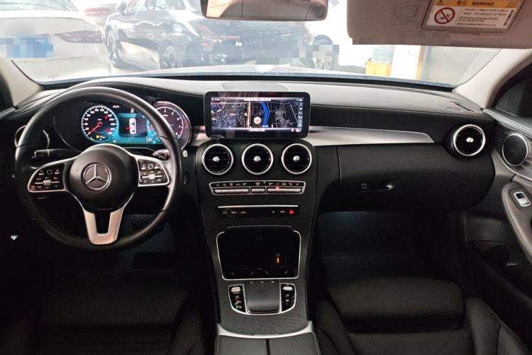 Used Mercedes-Benz C-Class 2019 C 300 L Sport Edition Center Console