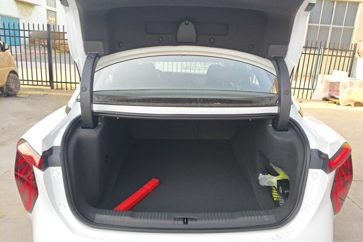 Used Hongqi EH7 2025 600 Smart Selection Edition
