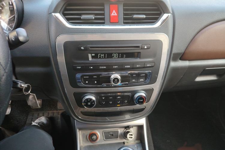 Used JAC V7 2018 2.0T Two-Wheel-Drive Comfort Version with Long Wheelbase D19TCIE13