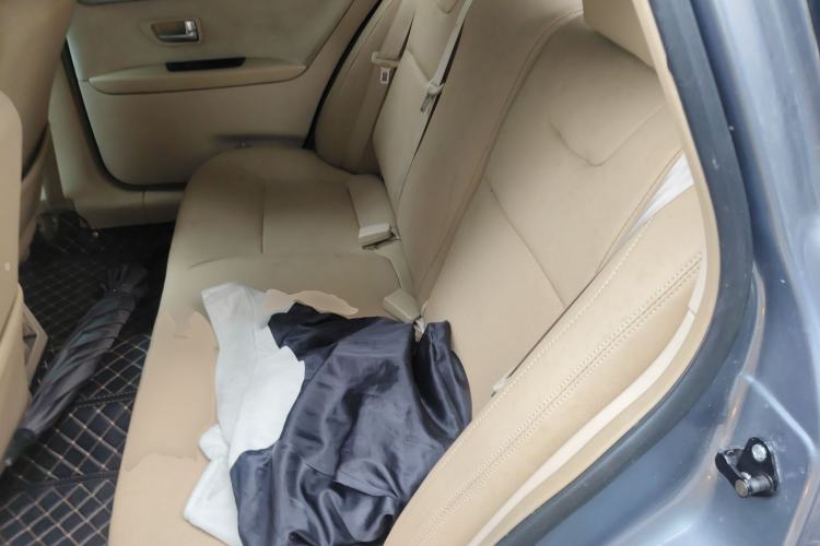 Used Lotus L5 2011 Sedan 1.6L Automatic Fashion Edition