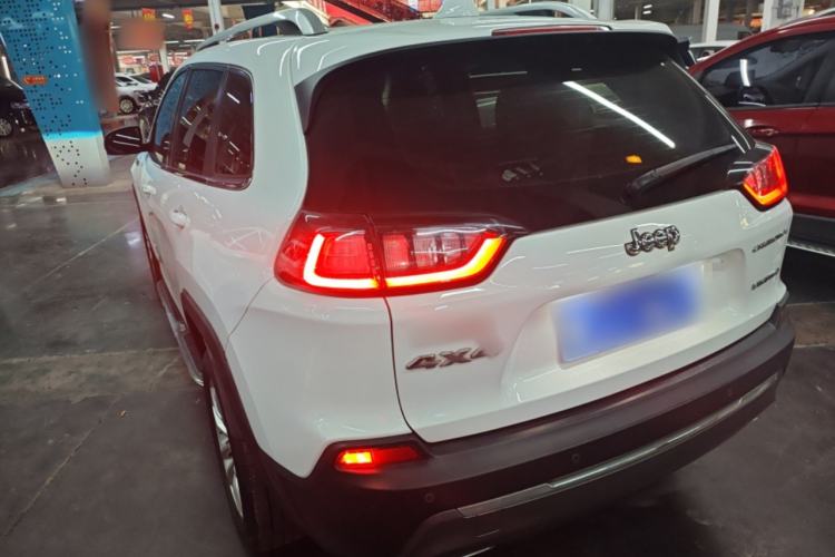 Used Jeep Cherokee 2019 2.0T Two-Wheel Drive Smart Enjoyment Version China VI