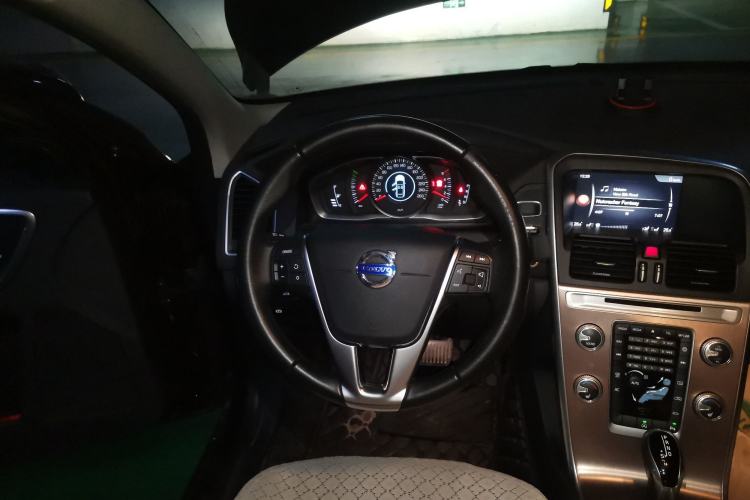 Used Volvo XC60 2017 T5 Smart Upgrade Edition