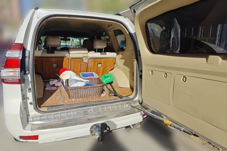 Used Toyota Prado 2015 2.7L Automatic Standard Edition Trunk