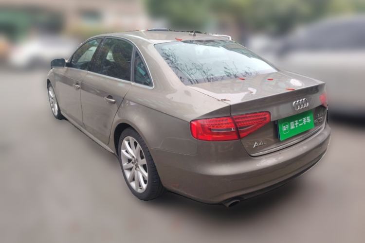 Used Audi A4L 2013 50 TFSI quattro flagship model
