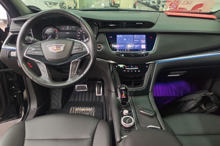 Used Cadillac XT5 2022 2.0T Two-Wheel Drive Luxury Version Center Console