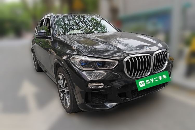 Used BMW X5 2019 xDrive40i M Sport Package Front Right 45 Deg