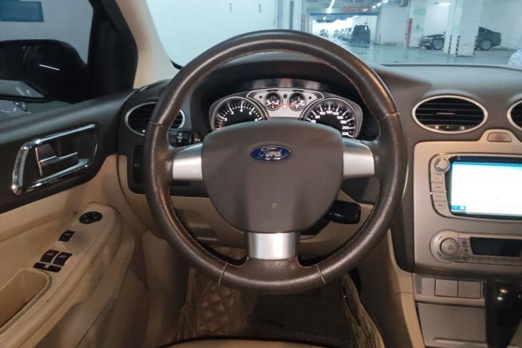 Used Ford Focus 2013 Hatchback Classic 1.8L Automatic Fashion Edition