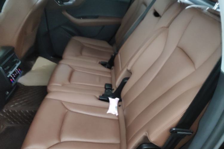 Used Audi Q7 2021 55 TFSI quattro S line Sport model
