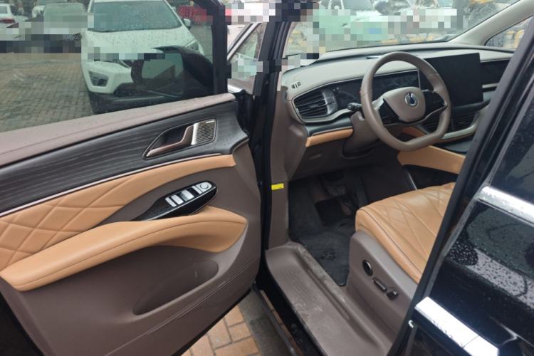 Used Denza D9 2022 DM-i 970 Four-Wheel Drive Prestige Model