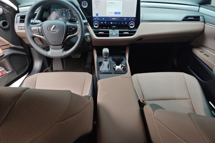 Used Lexus ES 2025 200 Premium Edition Center Console