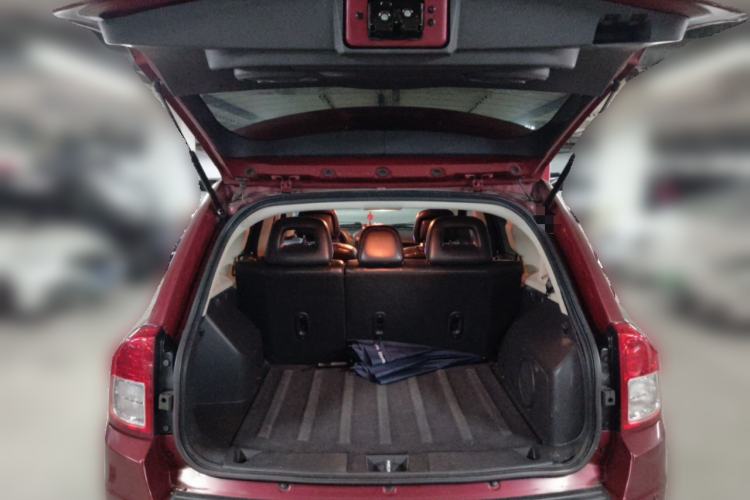 Used Jeep Compass 2012 2.0L two-wheel drive luxury version