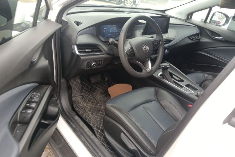 Used Buick Velite 6 2023 Revised Version 430 km Range – Commuter Edition Driver Seat