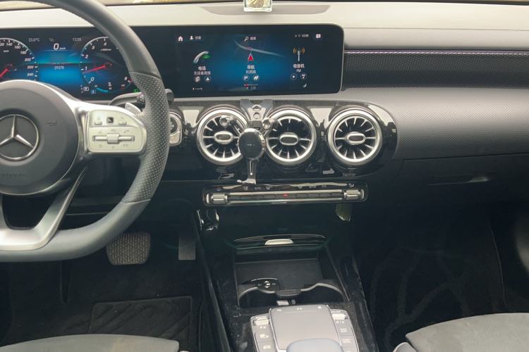 Used Mercedes-Benz A-Class 2020 Restyled A 200 L Sport Sedan Fashion Version
