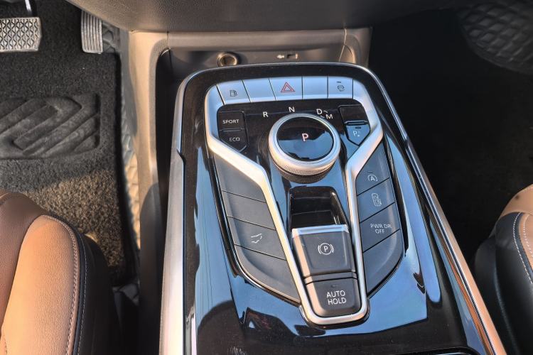 Used SAIC MAXUS G20 2021 PLUS 2.0T Gasoline Automatic Luxury Edition
