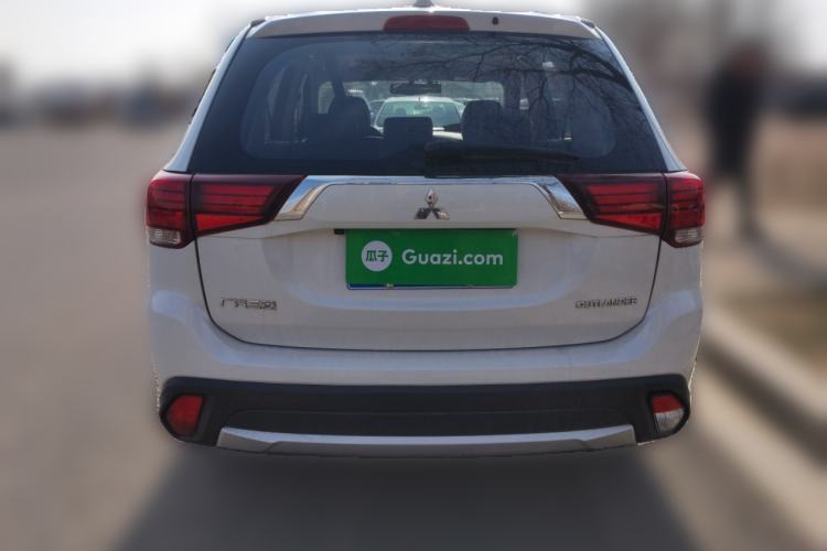 Used Mitsubishi Outlander 2017 2.0L Two-Wheel Drive Glory Edition 5 Seats
