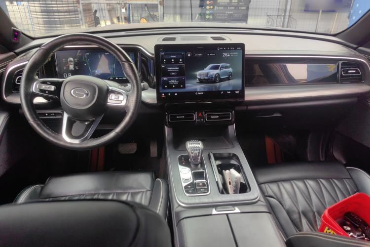 Used GAC Trumpchi GS8 2022 Flagship Series 2.0 TGDI Two-Wheel-Drive Prestige Edition (7 Seats) Center Console