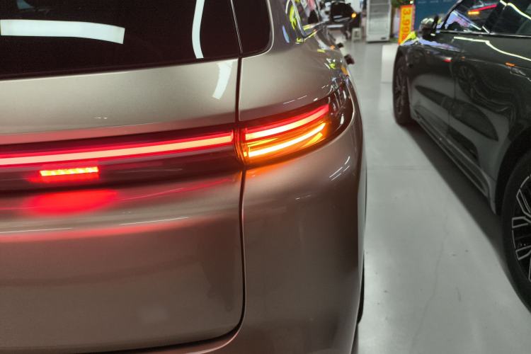 Used Li Auto L8 2023 Pro Model