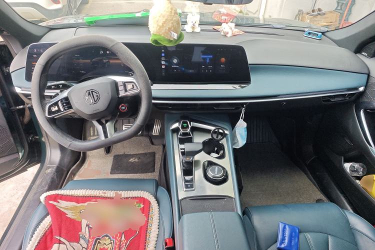 Used MG 7 2023 2.0T Automatic Hunter Luxury Edition Center Console