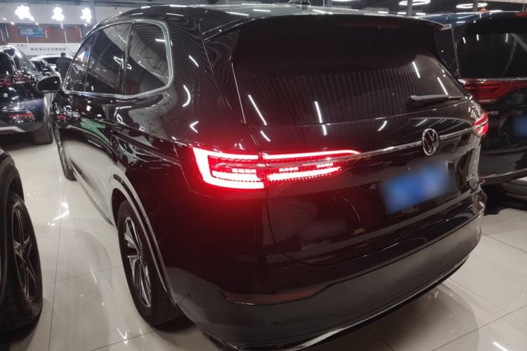 Used Volkswagen Viloran 2022 330TSI Luxury Edition
